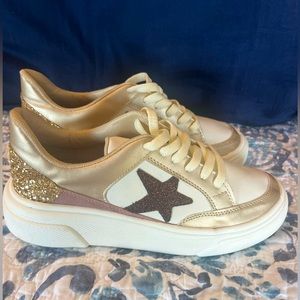 MKS Fashion Shoe. White with gold accent and brown star.